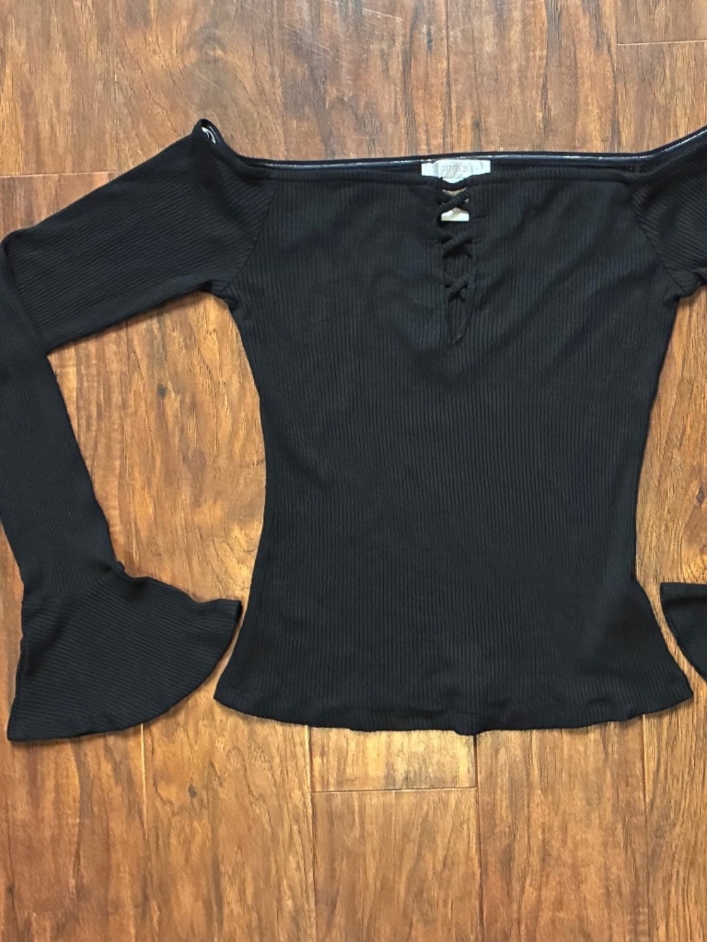 Vintage Forever21 Long Bell Flare Sleeve Black Top